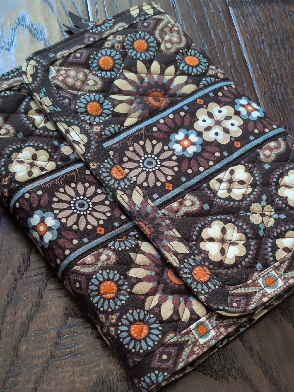 VERA BRADLEY I Quilted Canyon Floral Medallion Print Jewelry Travel Book Folio